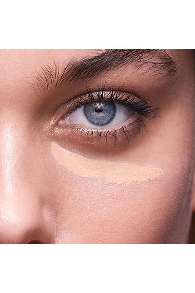 Oriflame Oncolour Perfecting Moisturizing Effect Ivory Stick Concealer - Light