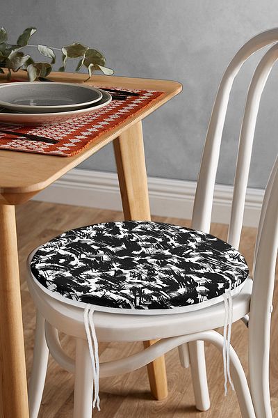Realhomes Pointless Lines Patterned Round Zippered Chair Cushion on White Background