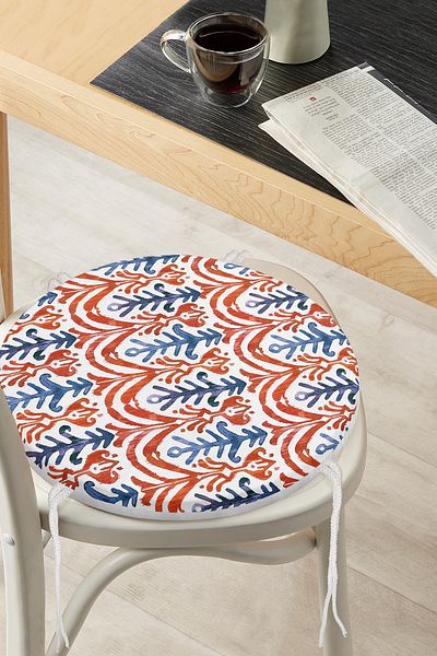 Realhomes Blue Red Damask Motif Round Zippered Chair Cushion