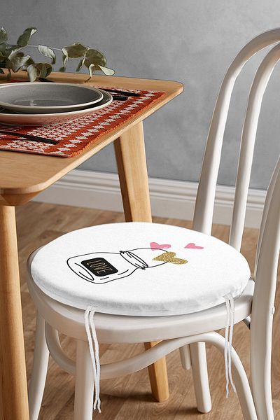 Realhomes Love Heart Patterned Digital Printed Round Zippered Chair Cushion