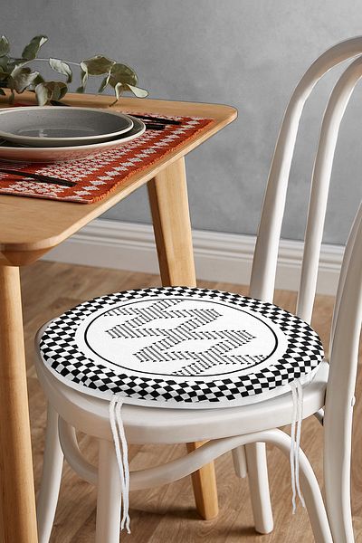Realhomes Black and White Scandinavian Motif Digital Printed Modern Round Zippered Chair Cushion