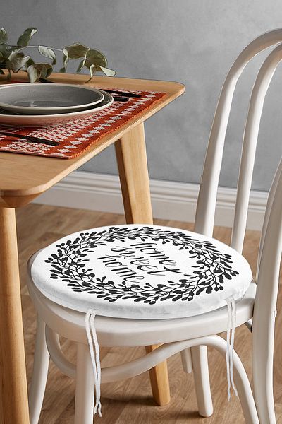 Realhomes Home Sweet Home Digital Printed Round Zippered Chair Cushion