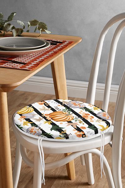 Realhomes Modern Round Zippered Chair Cushion with Black Striped Pumpkin Pattern on White Background