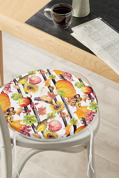 Realhomes Modern Round Zippered Chair Cushion with Black Striped Pumpkin Pattern on White Background