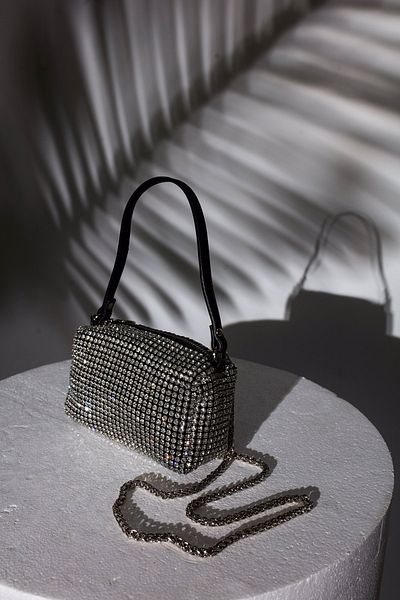 Moom Bag حقيبة كتف فستان سهرة بحزام جلدي فضي للنساء