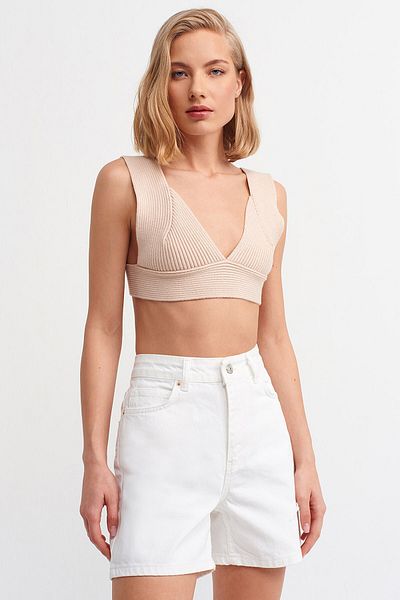 Açelya Okcu High Waist Right Side Ripped Jean Shorts