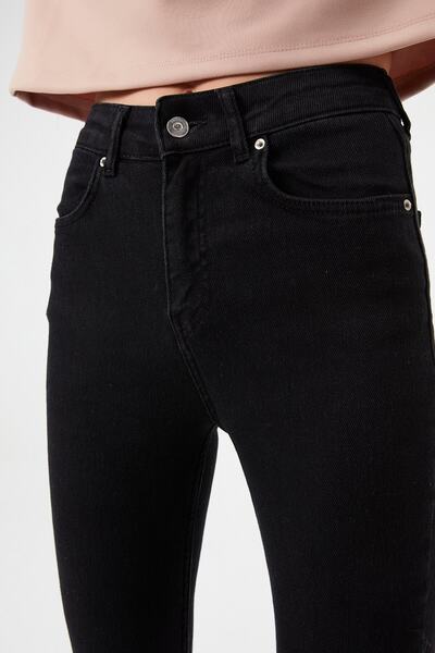 Açelya Okcu Full Lycra Four Pocket Washed Jeans