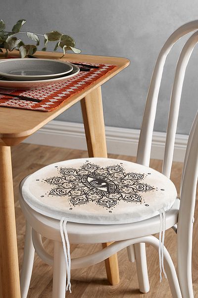 Realhomes Special Design Flower Third Eye Motif Round Zippered Chair Cushion