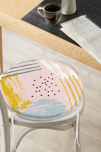 Realhomes Round Zippered Chair Cushion with Abstract Water Paint Drawing on Pink Background