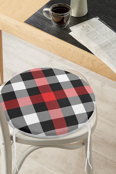 Realhomes Black Red White Plaid Patterned Round Zippered Chair Cushion