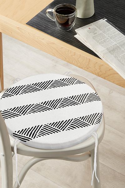 Realhomes Scandinavian Patterned Ethnic Design Digital Printed Round Zippered Chair Cushion