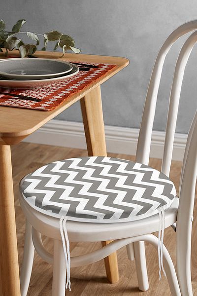 Realhomes Zigzag Patterned Digital Printed Round Zippered Chair Cushion