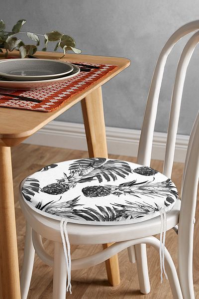 Realhomes Pineapple And Palm Leaves Round Zippered Chair Cushion