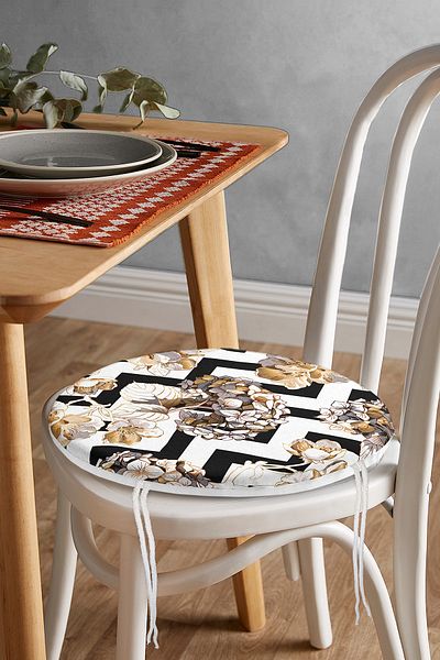 Realhomes Flowers on Zigzag Floor Themed Modern Round Zippered Chair Cushion