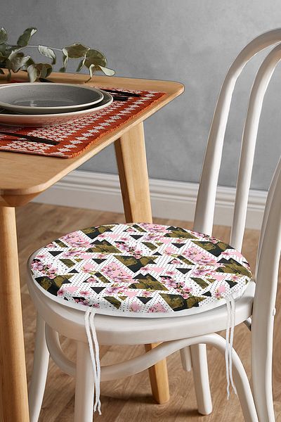 Realhomes Point Themed Round Zippered Chair Cushion