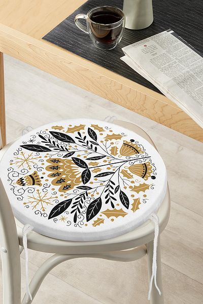 Realhomes Merry Christmas Themed Digital Printed Modern Round Zippered Chair Cushion