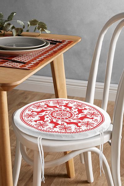 Realhomes Geometric Christmas Deers Digital Printed Round Zippered Chair Cushion