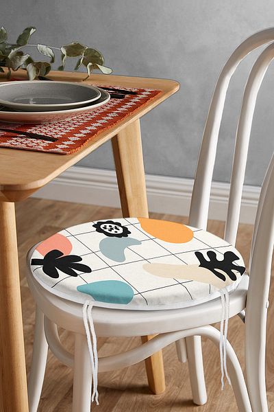 Realhomes Modern Round Zippered Chair Cushion with Onedraw Drawing Leaf Motif on Colorful Background