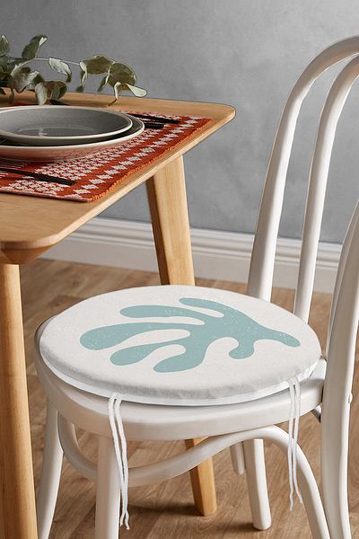 Realhomes Modern Round Zippered Chair Cushion with Onedraw Drawing Leaf Motif on Colorful Background