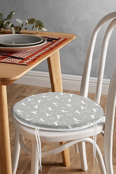 Realhomes Modern Round Zippered Chair Cushion with Gray Floor Deers and Snowflakes Design