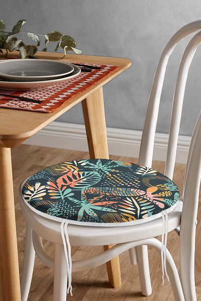 Realhomes Modern Round Zippered Chair Cushion with Onedraw Drawing Leaf Motif on Black Background