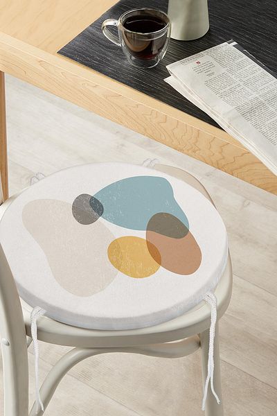 Realhomes Oval Patterned Modern Round Zippered Chair Cushion with Onedraw Drawing on Colorful Background