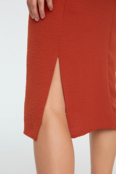 Trendyol Collection Tkané šaty s ohlávkou TWOSS22EL1814