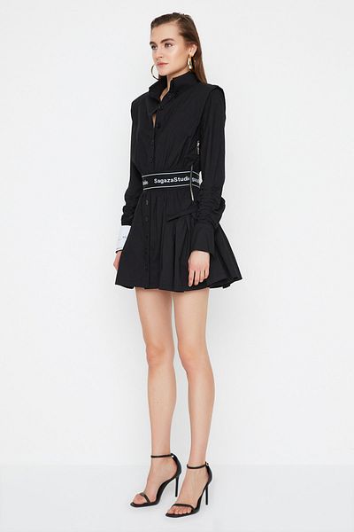 Trendyol Collection Schwarzes gewebtes Kleid