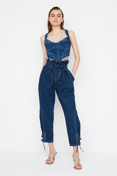 Trendyol Collection X Sagaza Studio Marineblaue Jeans mit Gürtel und Kordelzug TPRAW22PL0596