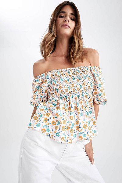 DeFacto Taillierte, kurzärmlige Bluse mit Blumenmuster und quadratischem Ausschnitt
