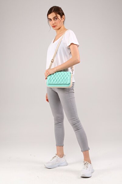 Morpelikan Γυναικεία τσάντα ώμου με ρυθμιζόμενο λουράκι ώμου, καπιτονέ κεντημένη σε νεροπράσινο χρώμα