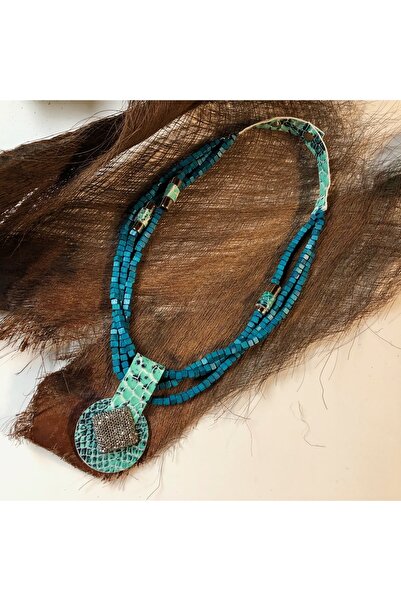 AGG TASARIM قلادة طويلة من الجلد باللون الأزرق