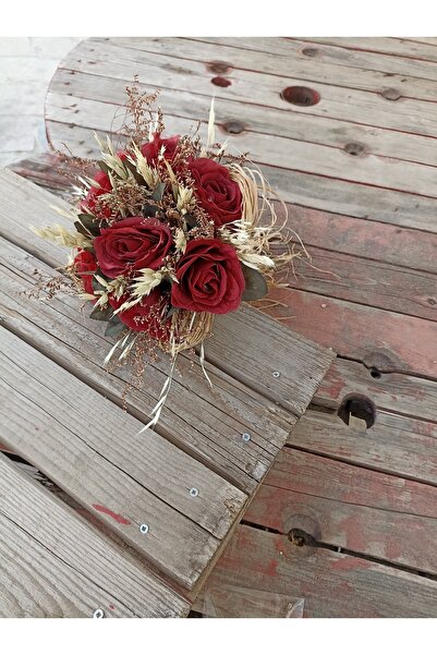 Botanikelbuketleri Kırmızı Güllü Gelin Çiçeği