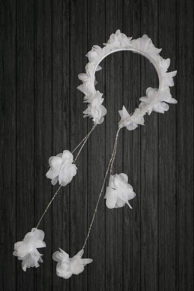 lohusahamile Κορώνα εγκυμοσύνης με λευκά κρεμαστά σκουλαρίκια Lh2320