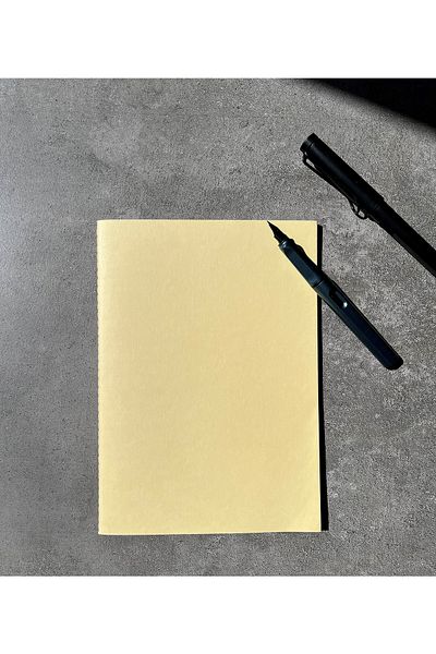 Fark Tanıtım Caiet cu dungi din 4 piese cusut manual (copertă galben pastel)