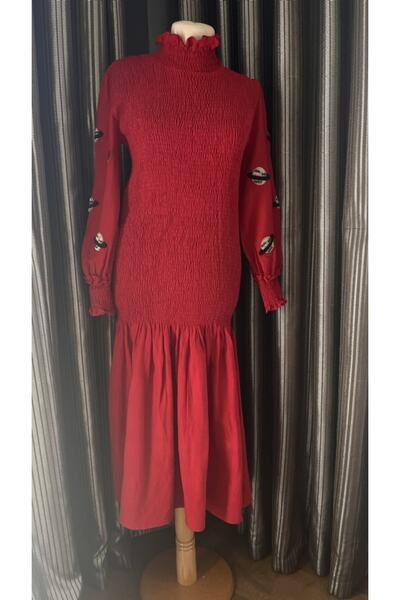 Kübra Tekin Kırmızı Işlemeli Özel Tasarım Uzun Elbise