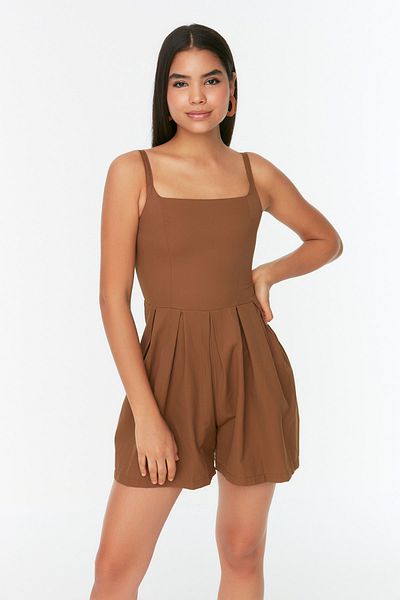 Trendyol Collection Коричневий комбінезон на бретелях з оборками TWOSS22TU00025
