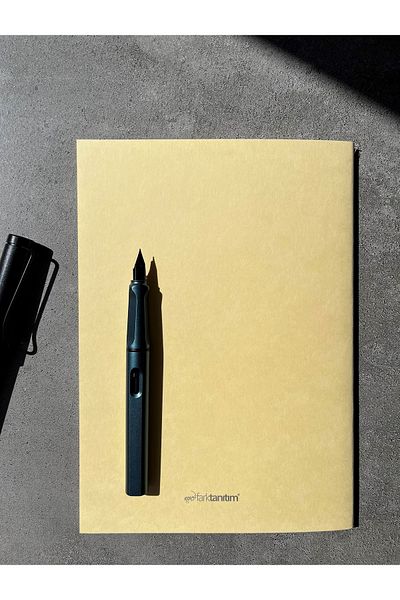 Fark Tanıtım Caiet cu dungi din 4 piese cusut manual (copertă galben pastel)