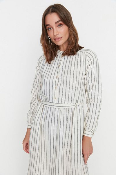 Trendyol Modest Kleid - Ecru - Skater