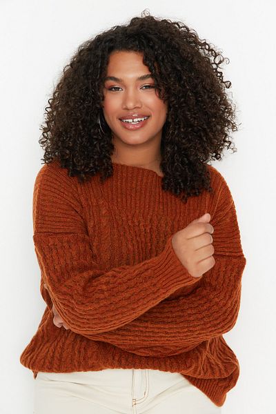 Trendyol Curve Brauner Strickpullover TBBAW23AN00014
