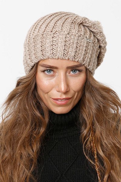Vemod 51u Knitted Hat with Pompom - Cream