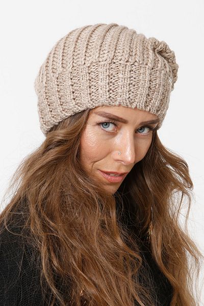 Vemod 51u Knitted Hat with Pompom - Cream