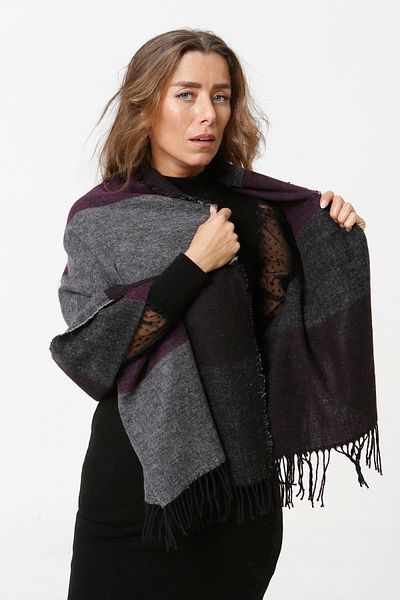 Vemod Women's Gray Shawl