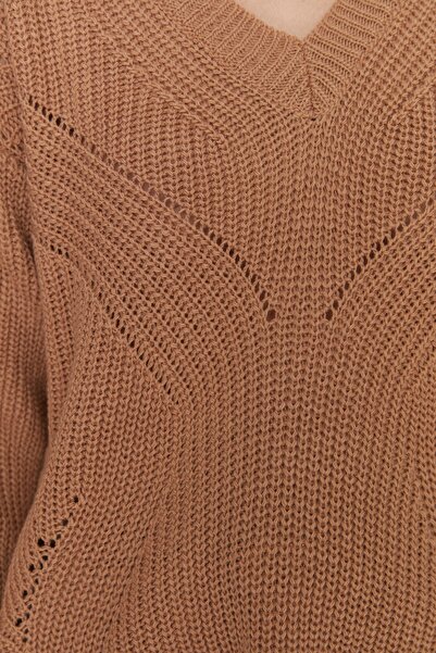 Trendyol Collection Camelowy sweter z ażurowej dzianiny TWOAW21KZ0690
