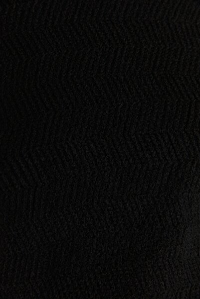 Trendyol Collection Schwarzer weich strukturierter Basic-Strickpullover TWOAW21KZ0204
