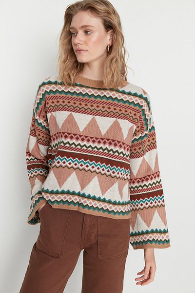 Trendyol Collection Kamelfarbener Strickpullover mit Rundhalsausschnitt und weiter Passform TWOAW21KZ0941