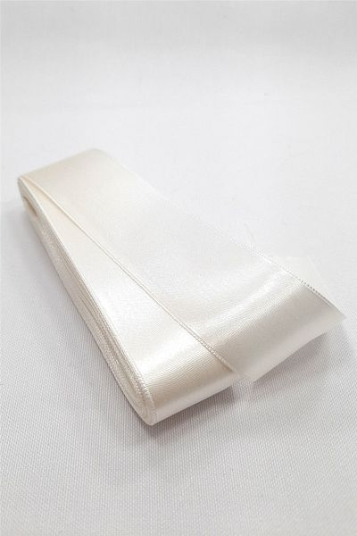Berlin Κρεμ σατέν κορδέλα 4cm 10mt Moscow (Δεν είναι μοντέλο παπουτσιών, πρέπει να αναφέρουμε τον τύπο παπουτσιών ή τη χρήση)
