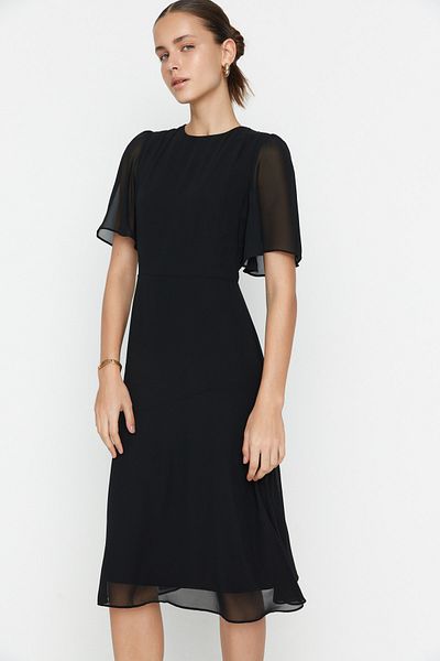 Trendyol Collection Černá sukně volánka A-line šifonové midi lemované tkané šaty TWOSS22EL00733