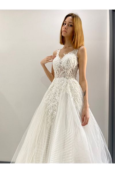 VENÜS MODA by Pınar Wedding Dress A-Line Off White Dense Bead Embroidered Skirt with Glitter and Geometric Lines Helen Wedding Dress