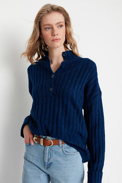 Trendyol Collection Granatowy, szeroki, miękki, teksturowany sweter ze stójką i stójką TWOAW21KZ0783